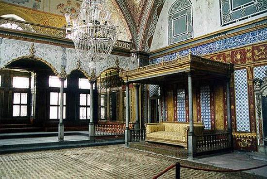 istanbul_topkapi_palace_harem.jpg