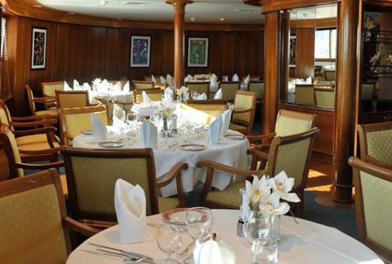 le_ponant_restaurant_c-francois-lefebvre_carrousel.jpg