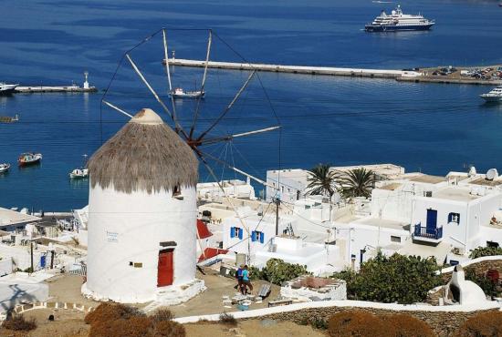 overview-of-mykonos-mykonos-greece1152_12987515933-tpfil02aw-991.jpg