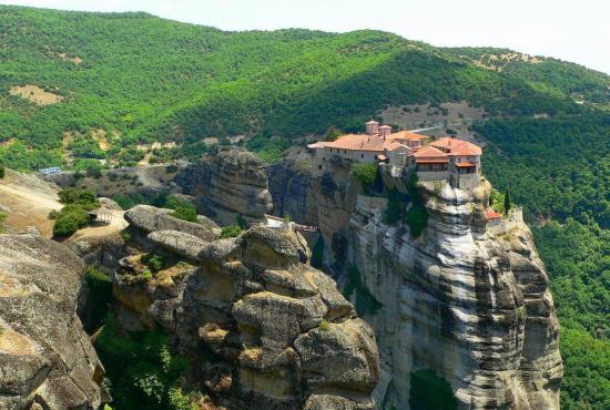 Volos-Meteora Monasteries with lunch