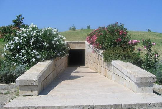 Thessaloniki, tour to the royal tombs of Vergina 