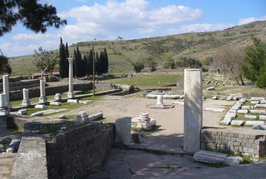 asklepion_propylon_pergamum_475.jpg