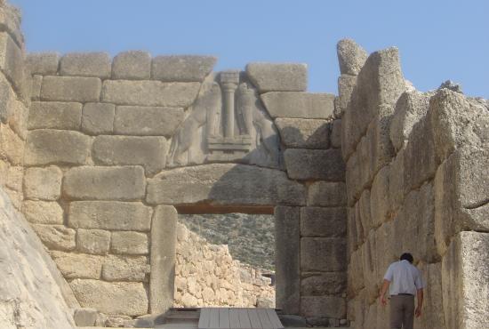 mycenae_lion_gate_dsc06382.jpg