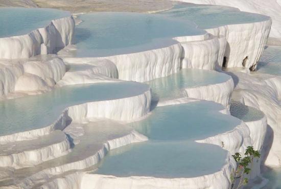 the-pools-of-pamukkale-turkey-1321783207-5237.jpg