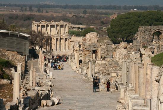 turkey-2011-ephesus-07-curetes-street-with-the-library-of-celsus-in-the-background.jpg