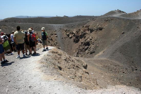 Tour by boat to the Volcano & Hot Springs of Santorini