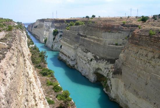 Tour from Piraeus to Ancient Corinth with photo stop in Corinth Canal