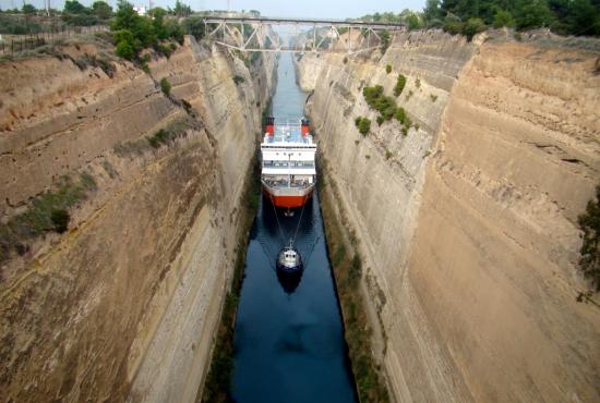 Tour from Piraeus to Ancient Corinth with photo stop in Corinth Canal