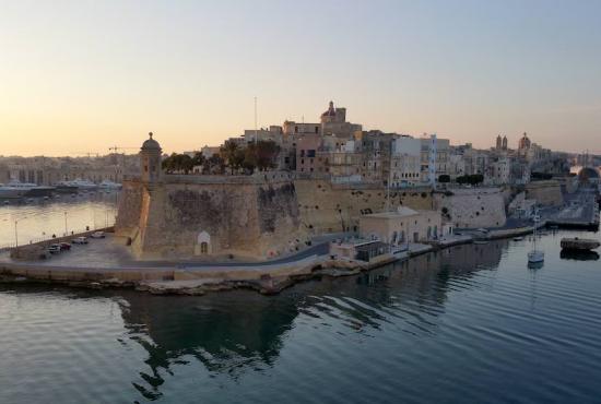 Tour to Gardjola Gardens and Birgu