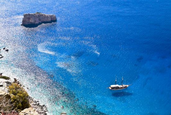 Island hopping package 3 days Athens-Paros-Amorgos-Athens 