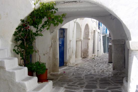 Island hopping package 4 days Athens-Paros-Syros-Mykonos-Athens 