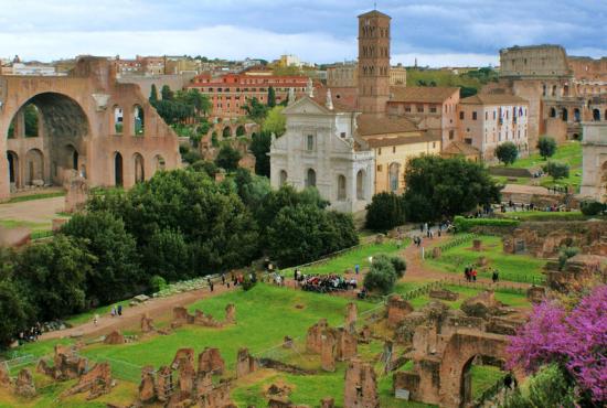 Rome Panoramic Tour with Colosseum Photo Stop