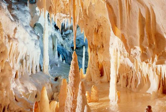 Tour to Frasassi Caves