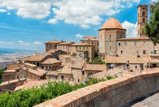 San Gimignano and Volterra with Farmhouse