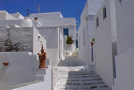 Tour to Sifnos : Kastro, Artemonas, Apollonia, Chrysopigi, Vathi (swimming &amp; lunch)