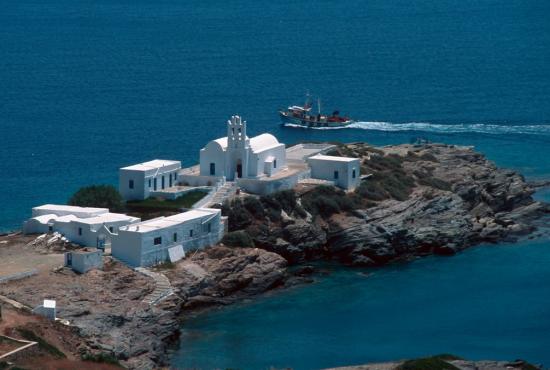 Chrysopigi Sifnos.jpg