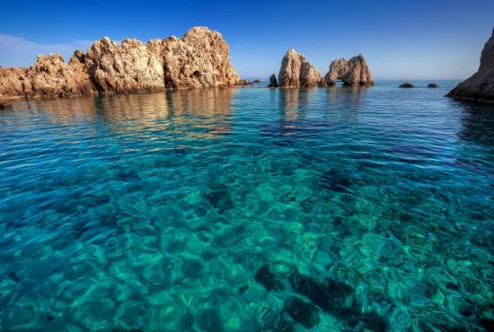 antiparos-to-aderfaki-ths-parou-a-little-islet-with-fantastic-transparent-waters-antiparos-island-cyclades-greece-49-208f.jpg