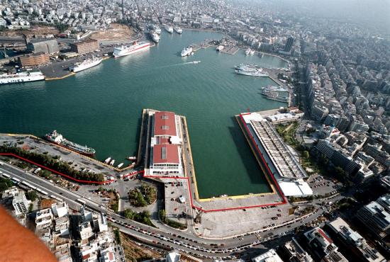 port piraeus.JPG