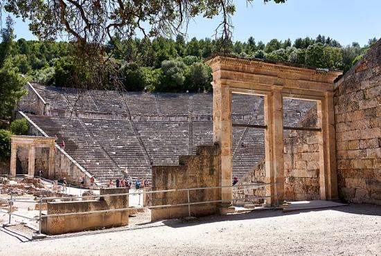 Theatre_of_Epidaurus.jpg