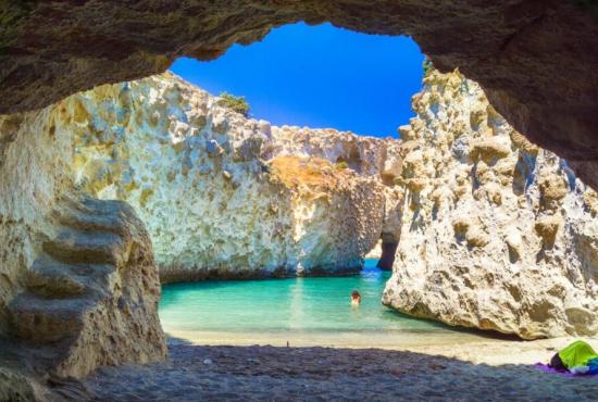 Milos Shore excursion - Her soul her earth