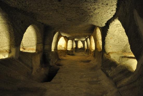 BIGcatacombs-milos_7085.jpg.jpg
