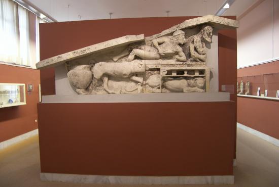 Dionysos_Vacchos_pediment_at_the_Museum_of_Corfu.JPG