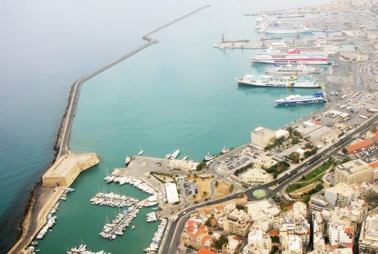 Heraklion_Port 2.jpg