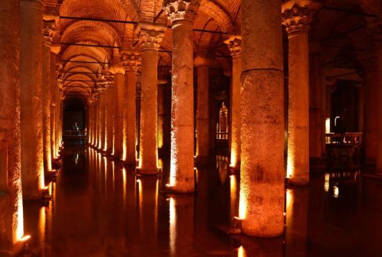 Istanbul-Basilica-Cistern.jpg