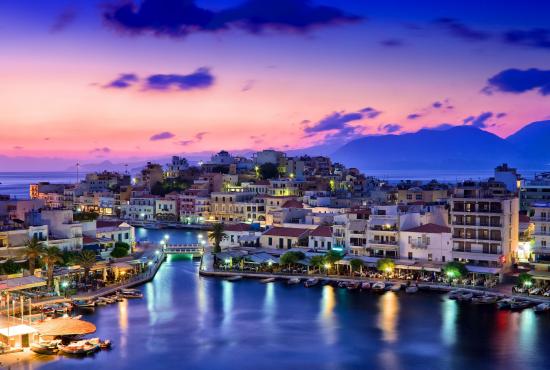 picturesque-agios-nikolaos-town-in-the-eastern-of-the-island-crete-built-on-the-northwest-side-of-the-peaceful-bay-of-Mirabello-Greece.jpg