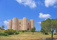 Mysterious Castle del Monte Tour